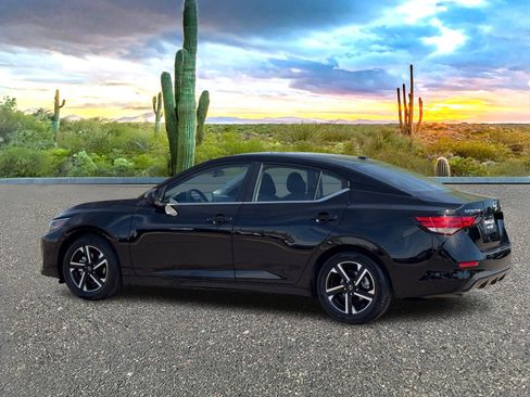 Used 2025 Nissan Sentra SV image 4