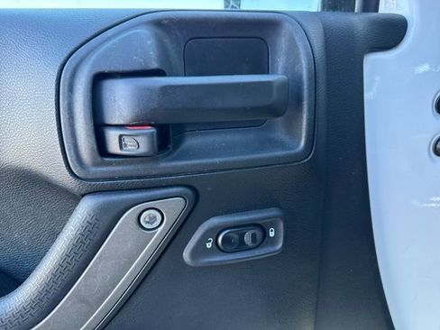 Used 2018 Jeep Wrangler Unlimited Sport S image 20