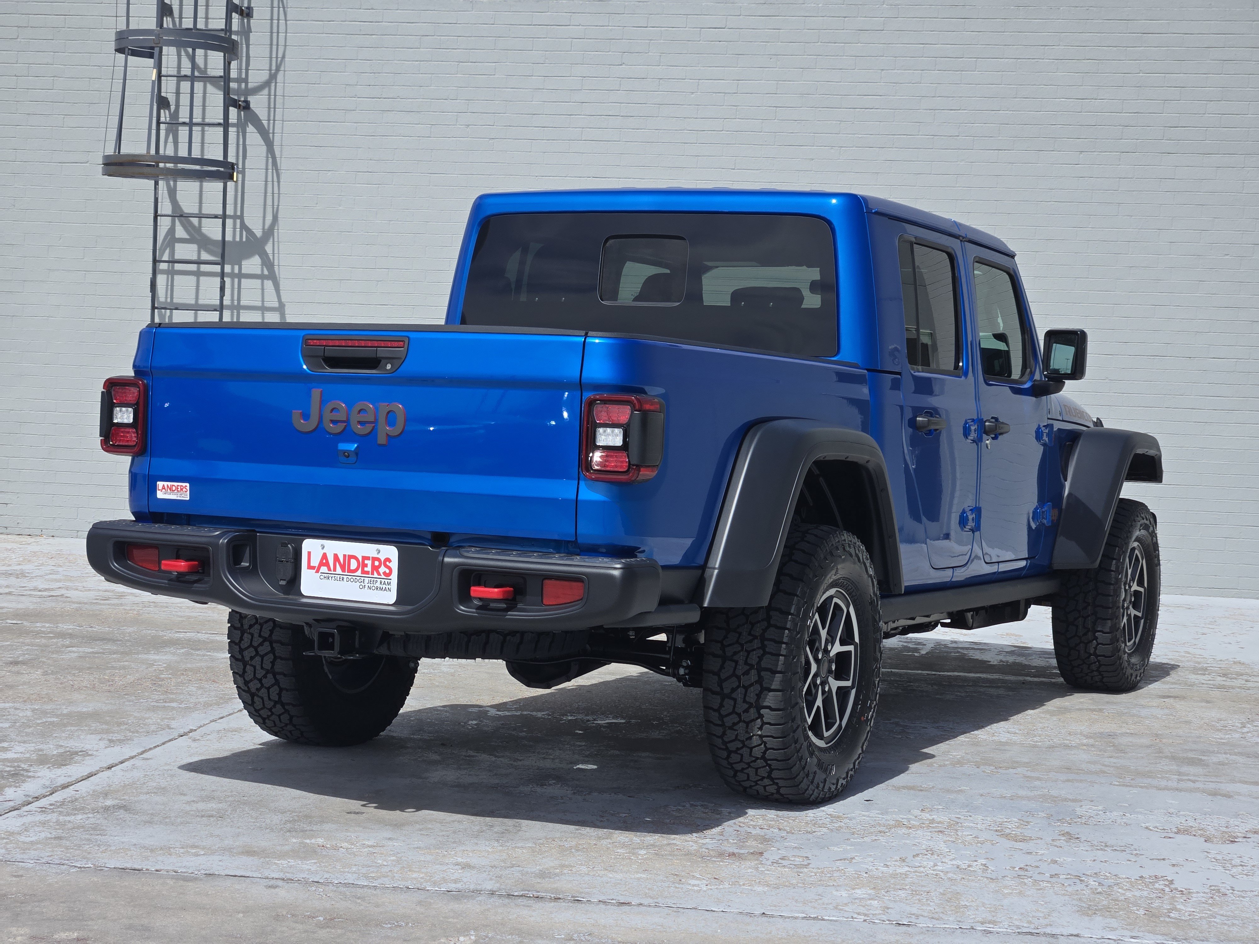 New 2026 Jeep Gladiator Rubicon w/ Steel Power Dome Hood Package AWD/4WD image 4