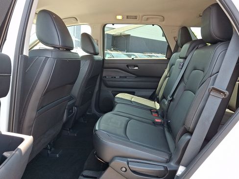 Certified 2024 Nissan Pathfinder SL AWD/4WD image 10