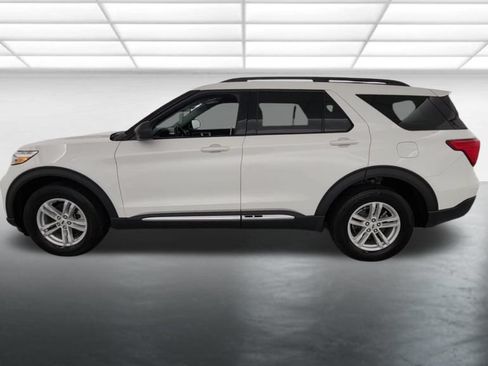 Used 2024 Ford Explorer XLT w/ Equipment Group 202A AWD/4WD image 5