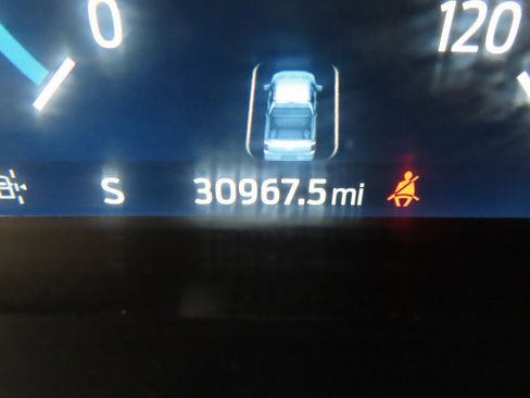 Used 2022 Ford F150 Lariat w/ Equipment Group 502A High image 12