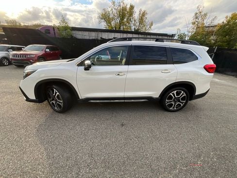 Used 2023 Subaru Ascent Touring image 3