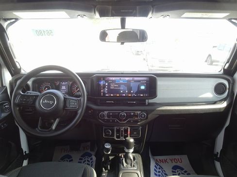 Used 2024 Jeep Gladiator Sport image 11