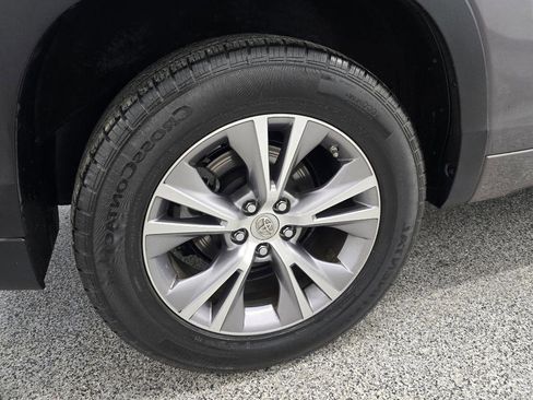 Used 2015 Toyota Highlander XLE FWD image 34