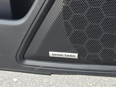 Used 2022 Subaru Outback Limited image 17