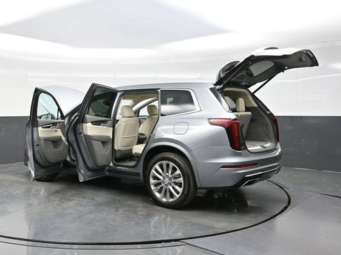 Certified 2024 Cadillac XT6 Premium Luxury w/ Technology Package AWD/4WD image 49