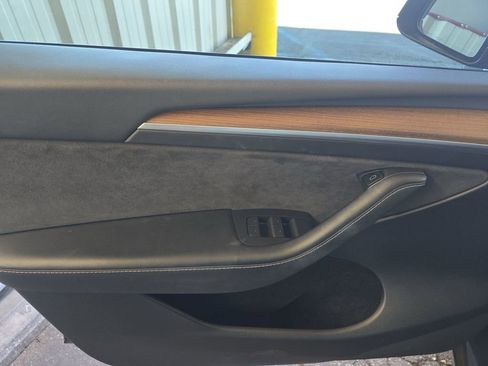 Used 2023 Tesla Model Y Long Range image 13