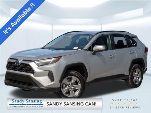 Used 2022 Toyota RAV4 XLE w/ Convenience Package image 1
