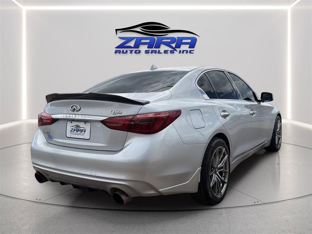 Used 2018 INFINITI Q50 Luxe w/ Essential Package (3.0T Luxe) AWD/4WD image 8