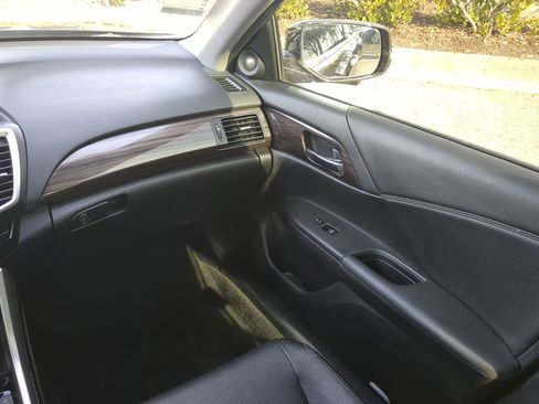 Used 2016 Honda Accord Touring image 17