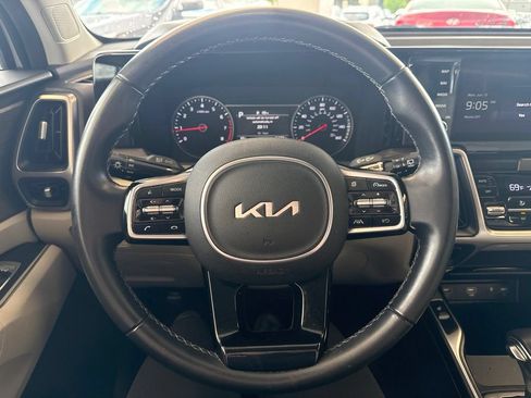 Used 2023 Kia Sorento S w/ Panoramic Sunroof Package AWD/4WD image 19