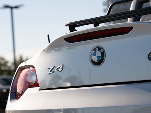 Used 2004 BMW Z4 3.0i RWD image 26