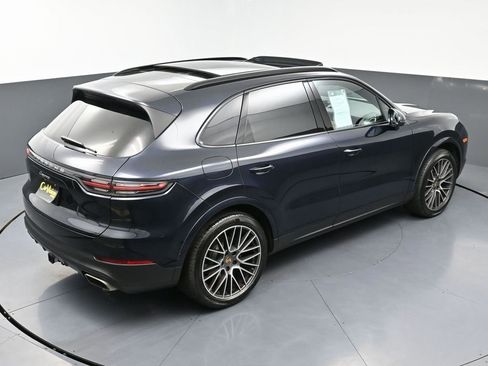Used 2023 Porsche Cayenne Platinum Edition image 51