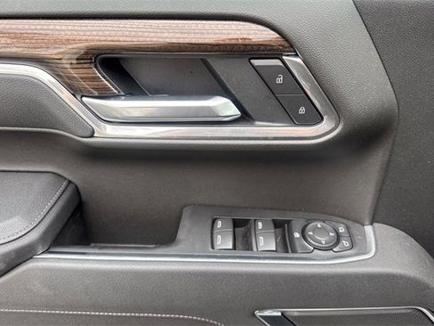 Used 2025 Chevrolet Silverado 1500 LT image 11