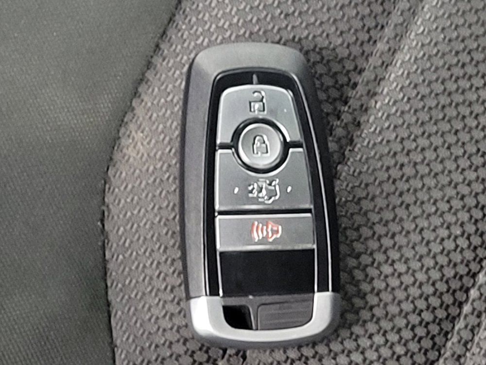 Used 2020 Ford Fusion SE FWD image 32