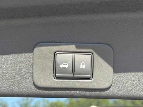 Certified 2025 Nissan Murano SV AWD/4WD image 28