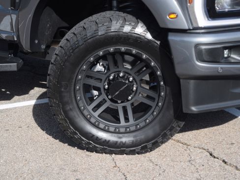 Used 2026 Ford F250 Lariat w/ Black Appearance Package image 32