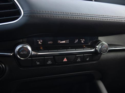 Used 2023 MAZDA MAZDA3 s image 9