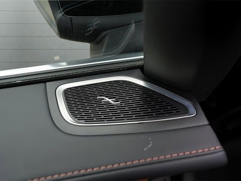 Used 2023 Mercedes-Benz GLC 300 4MATIC w/ Exclusive Trim Package image 24