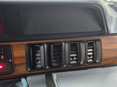 Used 1991 Dodge B2500 image 98