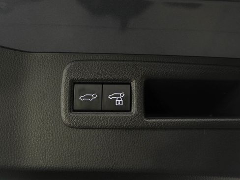 Used 2021 Toyota Venza XLE w/ Activity Package (TMS) image 19