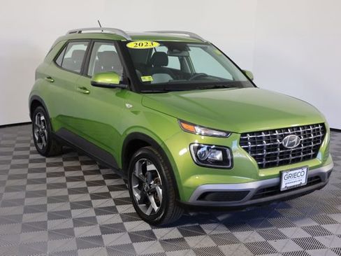 Used 2023 Hyundai Venue SEL w/ Cargo Package image 1