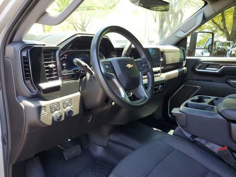 Used 2024 Chevrolet Silverado 2500 LT AWD/4WD image 21