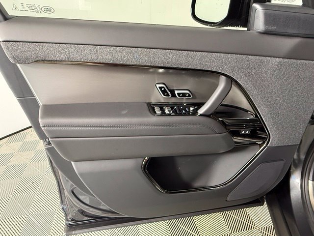 New 2027 Land Rover Range Rover Sport SE AWD/4WD image 11