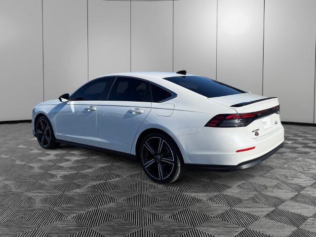 Used 2023 Honda Accord Sport image 3