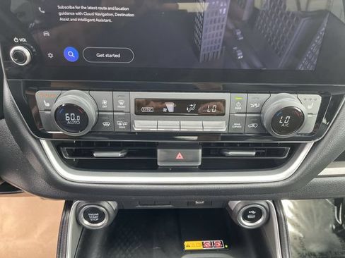 Used 2024 Toyota Grand Highlander AWD image 18