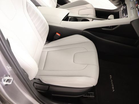 Certified 2024 Hyundai Elantra Limited image 14