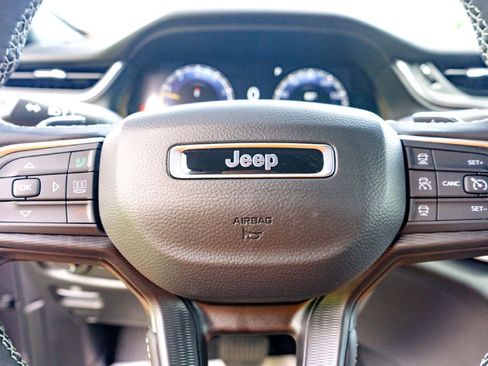 New 2025 Jeep Grand Cherokee L Altitude RWD image 13
