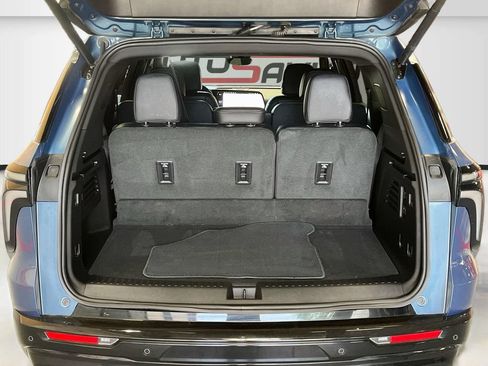 Used 2025 Chevrolet Traverse High Country AWD/4WD image 27