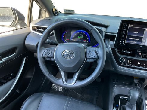 Used 2019 Toyota Corolla XSE image 11