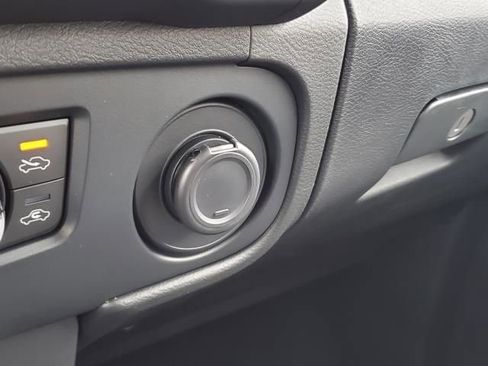 New 2026 Nissan Frontier SV w/ SV Convenience Package image 32