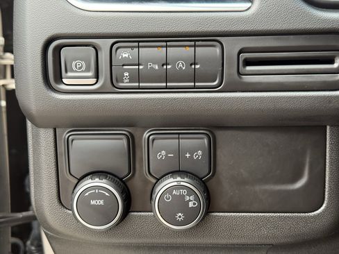Used 2023 Chevrolet Suburban RST RWD image 24