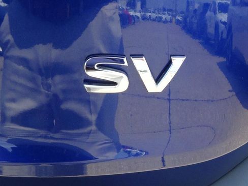 Used 2023 Nissan Rogue SV image 10