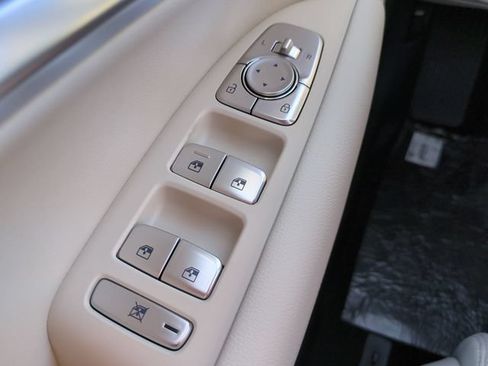 Certified 2026 Genesis G70 2.5T RWD image 23