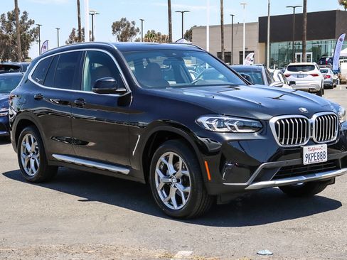 Used 2024 BMW X3 xDrive30i w/ Convenience Package AWD/4WD image 3