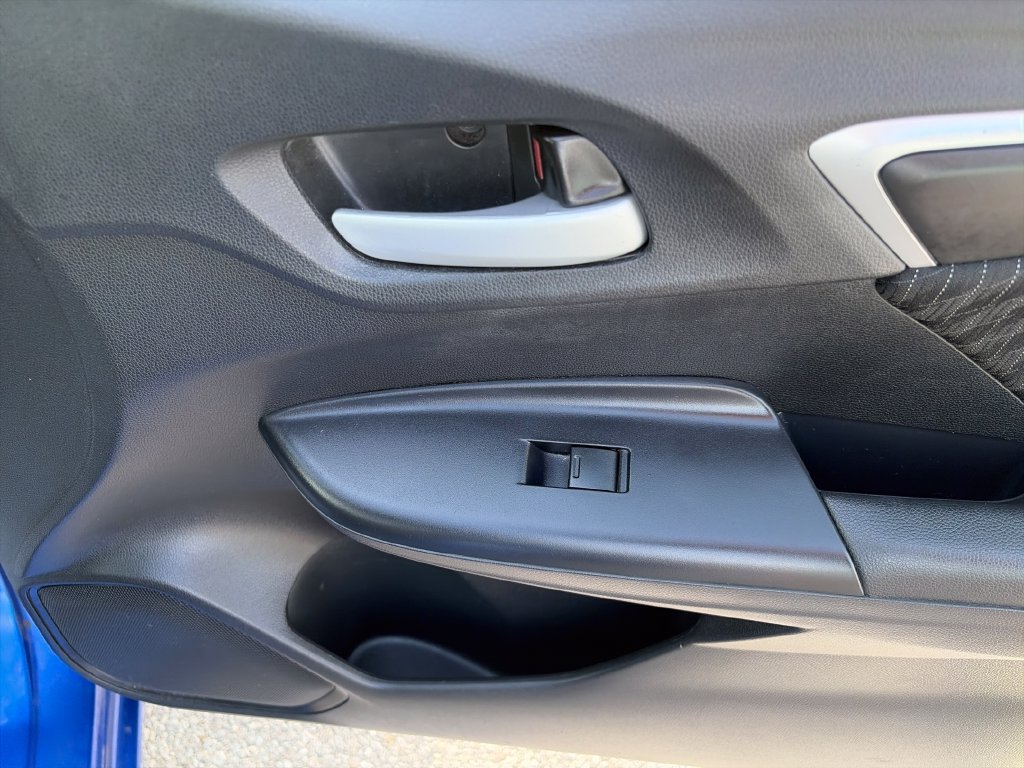 Used 2019 Honda Fit EX image 38
