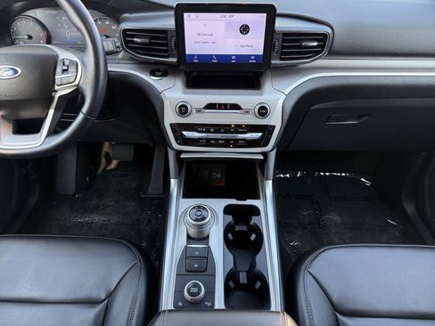 Used 2023 Ford Explorer XLT w/ Equipment Group 202A image 11