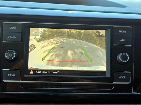 Used 2023 Volkswagen Taos S image 13