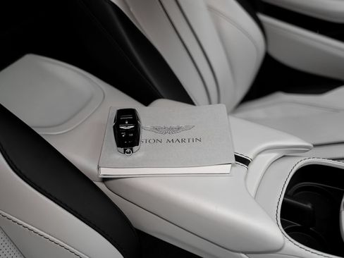 Used 2023 Aston Martin V8 Vantage Coupe RWD image 70