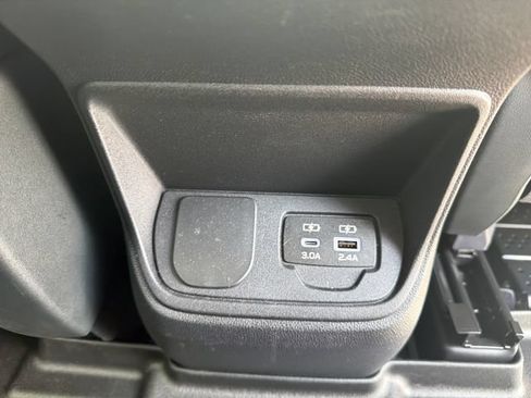 Used 2024 Subaru Ascent Limited w/ Technology Package AWD/4WD image 32