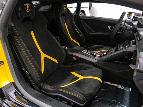 Used 2018 Lamborghini Huracan Performante image 37