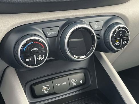 New 2026 Hyundai Venue SEL FWD image 21