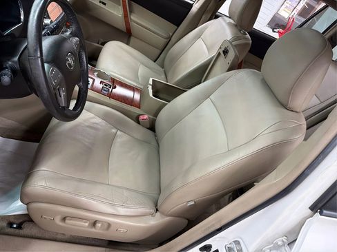 Used 2010 Toyota Highlander Limited FWD image 15