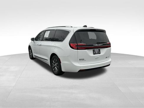 Used 2024 Chrysler Pacifica Pinnacle image 5
