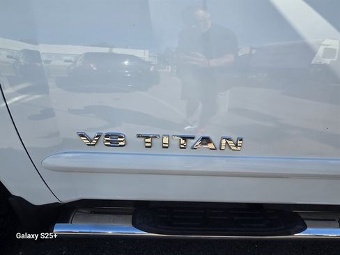 Used 2014 Nissan Titan SV w/ SV Value Truck Package image 5